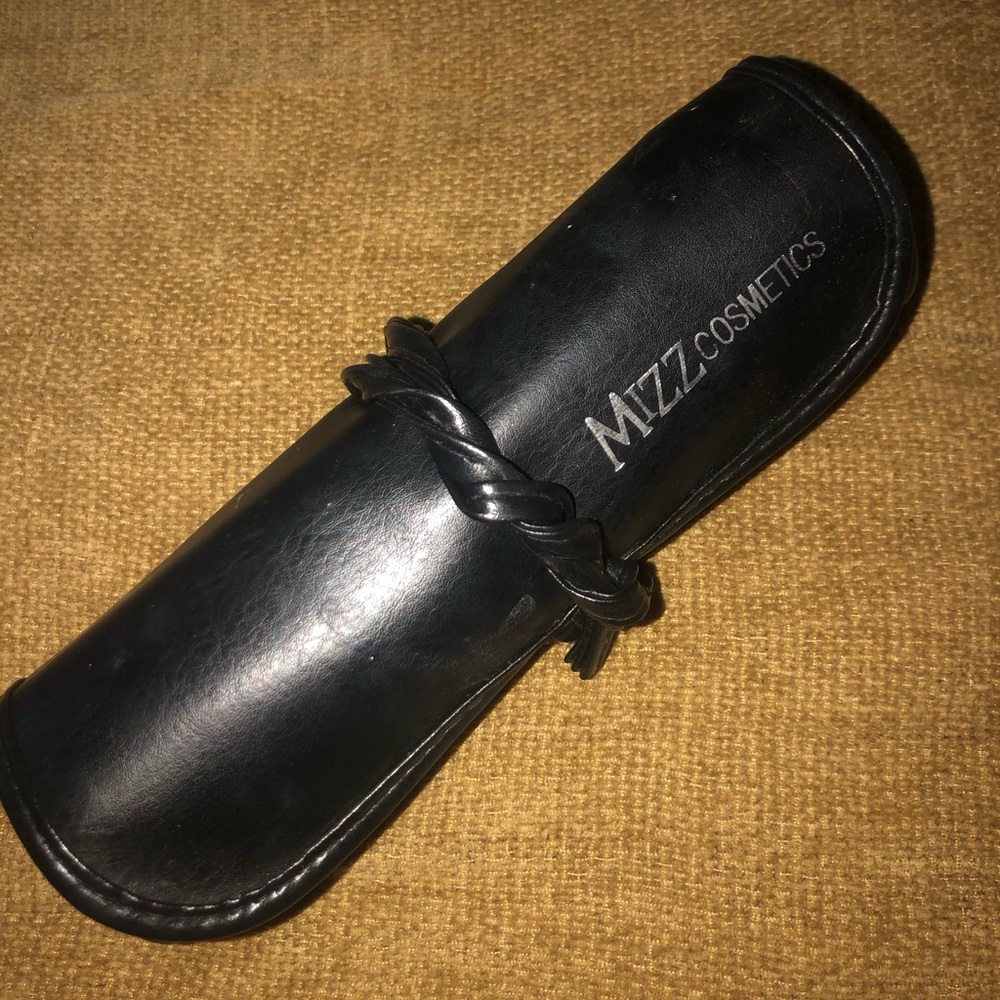Makeup brush holder